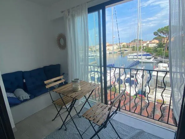 à louer - studio 26 m² - port grimaud - vue canaux