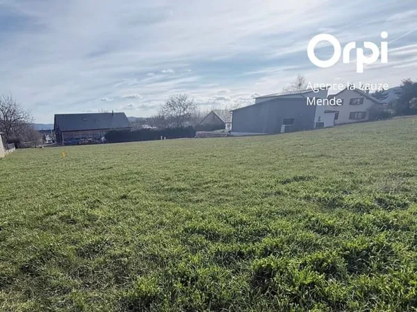 Terrain 707 m²