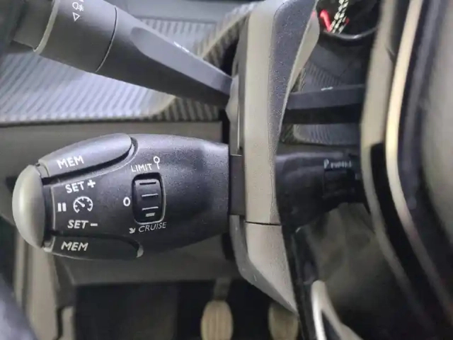 Peugeot 208 puretech 100 s&amp;s bvm6 — photo 88