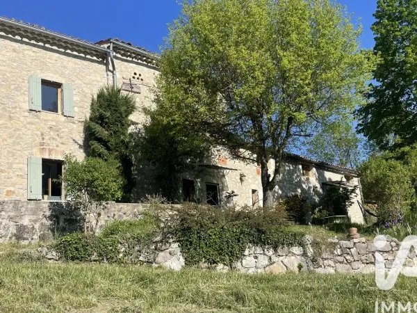 Maison 8 pièces 250 m²