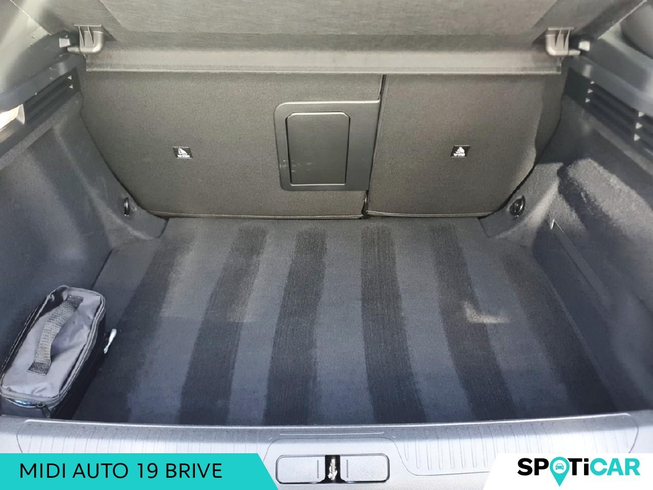 Ds Ds 4 bluehdi 130ch etoile automatique alcantara sieges — photo 6