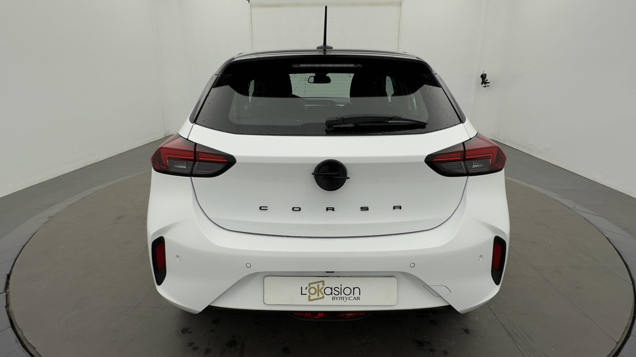 Opel Corsa 1.2 75 ch BVM5 — photo 4