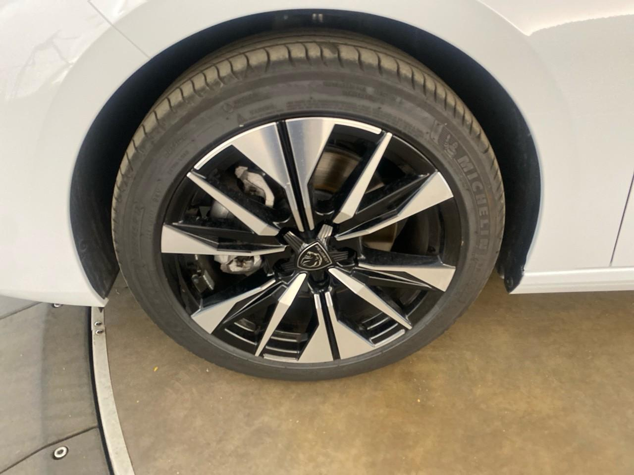 Peugeot 308 sw bluehdi 130ch s&s eat8 allure — photo 11