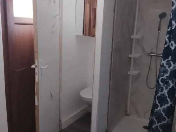 Studio 1 pièce 9 m²