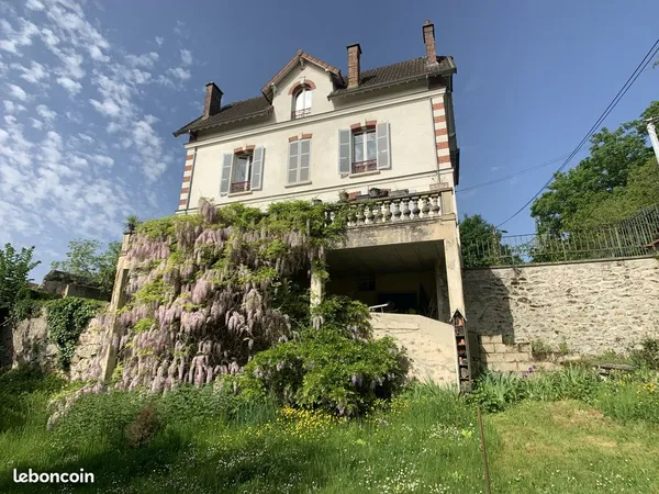 Maison 10 pièces 324 m²