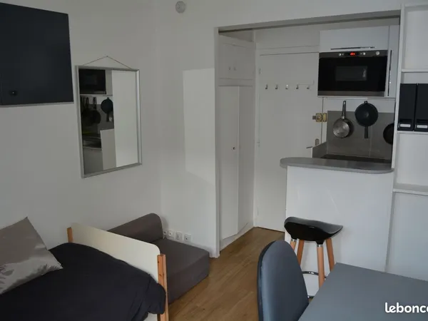 Studio meublé pour étudiant, proche lycée Hoche