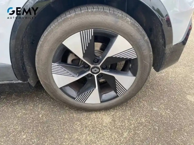 Renault Megane e-tech ev40 130ch standard charge — photo 11