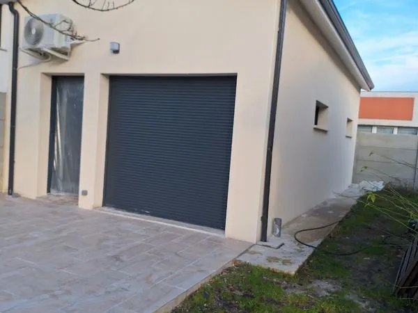 Charmante maison neuve meublée-équipée à Mérignac, 55m2, jardin, terrasse, parking privés