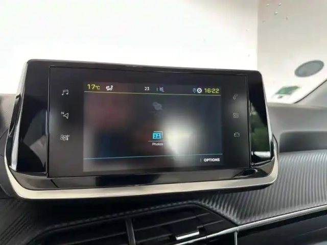 Peugeot 208 e- 136ch style — photo 15