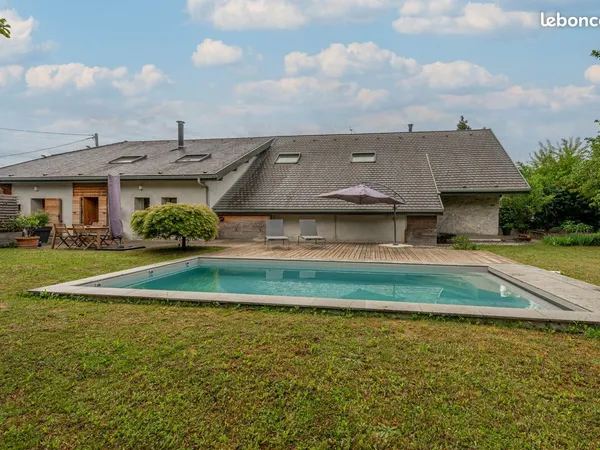 Propriété 10 pièces 228 m²