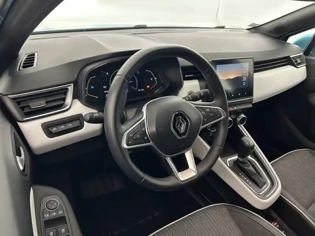 Renault Clio e-tech 140 - 21n — photo 19