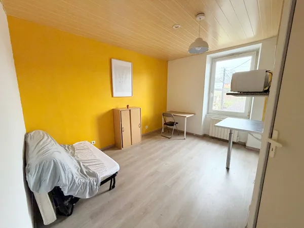 Studio meublé tout compris à 340 EUR/mois charges incluses (ea