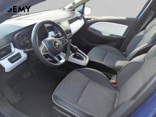 Renault Clio e-tech 140 - 21n — photo 9