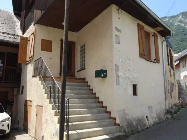 MAISON DE VILLAGE à SAINT-PIERRE-D'ALBIGNY