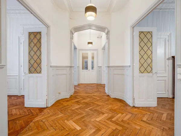 Bureaux 150 m²