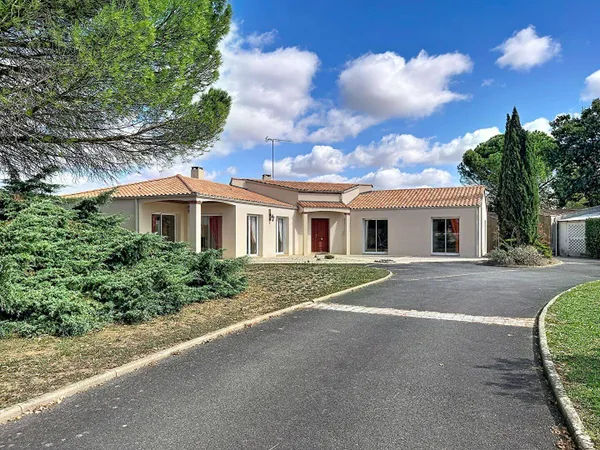 Maison de plain-pied 6 pièces 182 m²