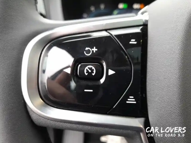 Volvo Xc60 t6 awd hybride rechargeable 253 ch+145 ch geartronic 8 — photo 19