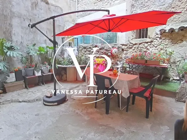 Maison de village à Ouveillan 8 pièces - 240 m² avec extèrieur