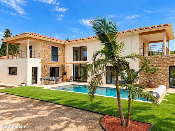 Villa 5 pièces 220 m²
