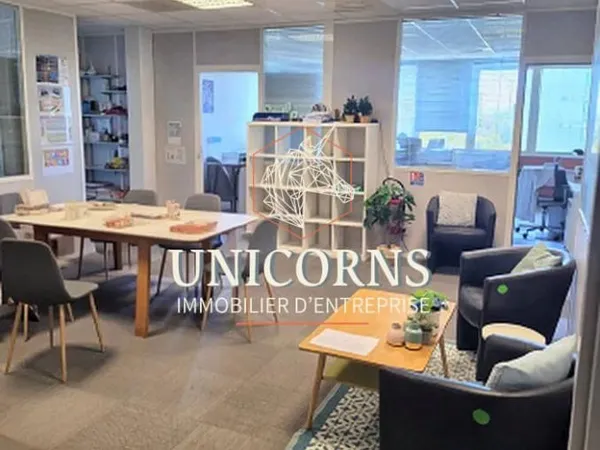 Bureaux 218 m²