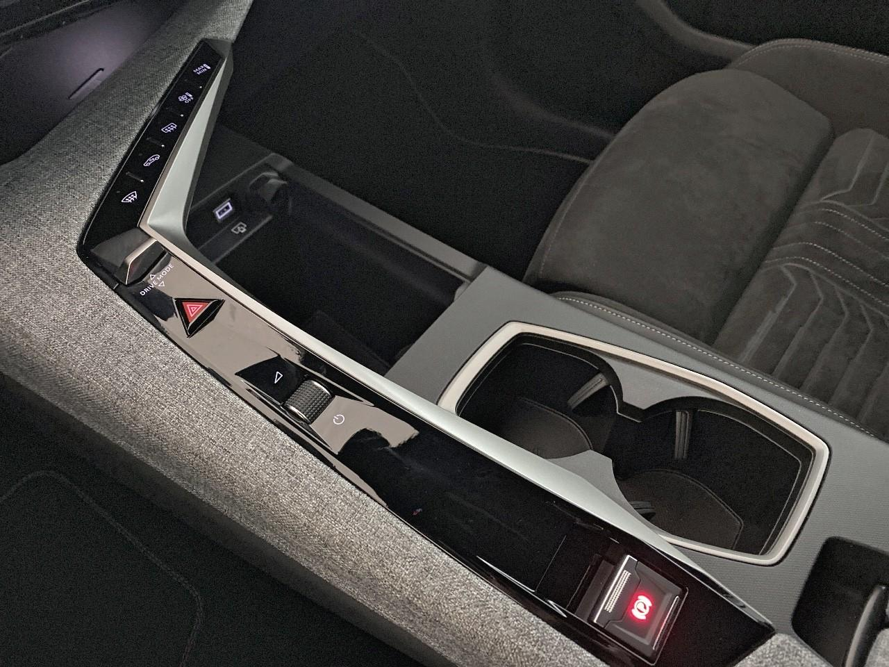 Peugeot 3008 hybrid 145 e-dcs6 gt — photo 19