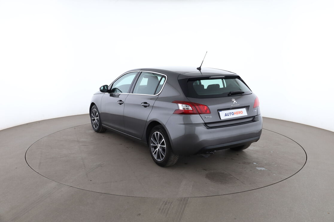 Peugeot 308 1.2 PureTech Allure EAT6 — photo 3