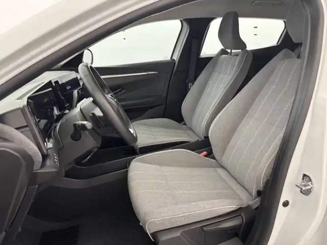 Renault Megane e-tech ev40 130ch standard charge — photo 18