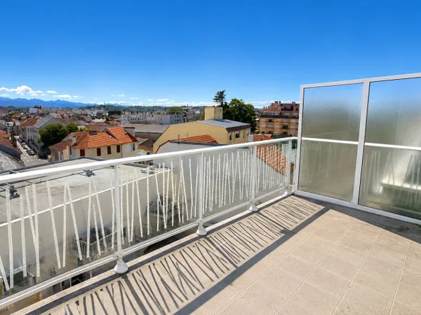 A VENDRE PAU NOTRE-DAME VUE PYRÉNÉES PANORAMIQUE , APPARTEMENT T4 EN DERNIER ETAGE AVEC TERRASSE - 2