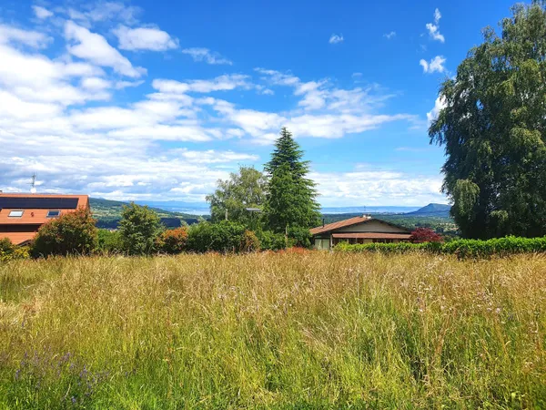 Terrain 1075 m²
