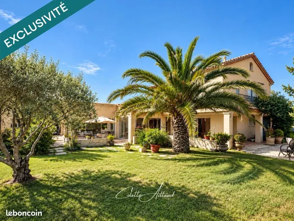 Propriété 7 pièces 200 m²