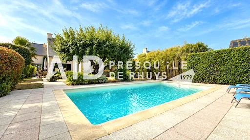 Maison 8 pièces 215 m²