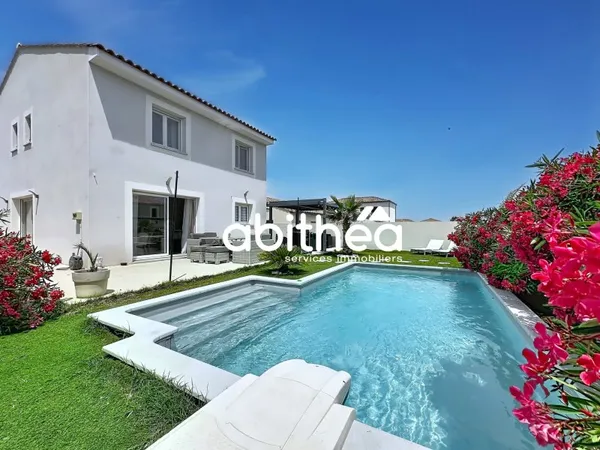 VILLA 3 FACES - 131 M2 - 4 CHAMBRES DONT 1 AU RDC - JARDIN PISCINE ET GARAGE - MONTBLANC