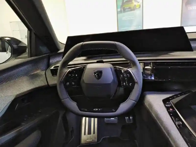 Peugeot 3008 plug-in hybrid 225 e-dcs7 — photo 9