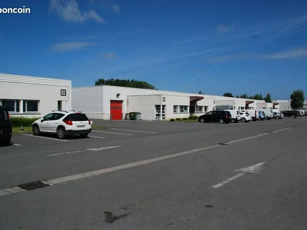 Atelier 150m² bureaux 45m²