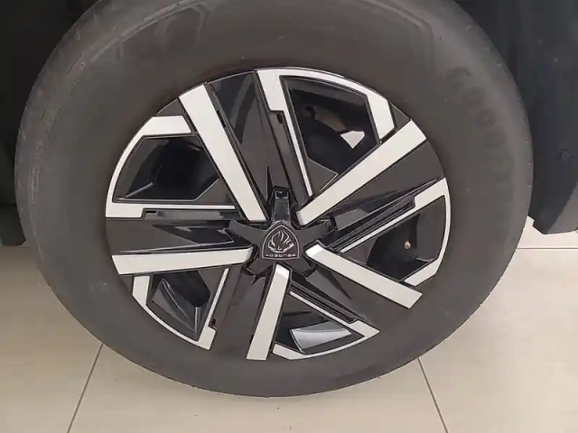 Peugeot 2008 100 s&amp;s bvm6 — photo 33