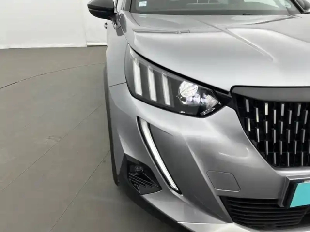 Peugeot 2008 puretech 130 s&amp;s eat8 — photo 16