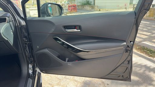 Toyota Corolla Touring Sports 2.0 VVT-i 180 Hybrid CVT - GR Sport – 2022 – 120154 km – Hybride essence – Boîte Automatique — photo 31