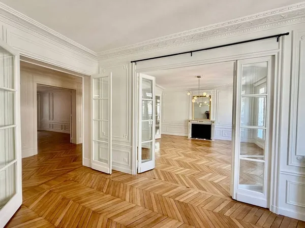 Appartement 7 pièces 266 m²