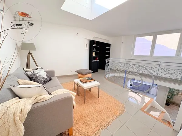 Maison de village T3 au centre de la Bastidonne avec terrasses