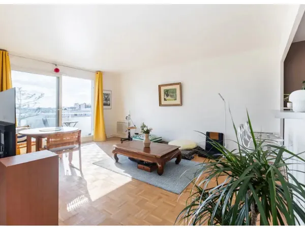 Propose chambre dans appartement 68m² en colocation avec vue Paris 20ème -octobre 2025