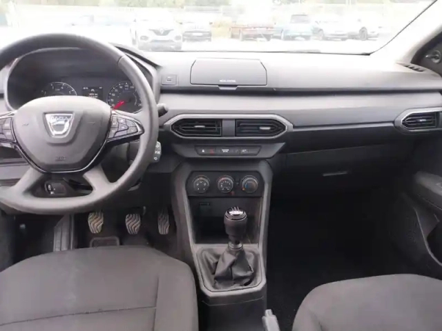 Dacia Sandero sce 65 — photo 34
