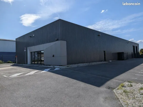 Local commercial 540 m² CORMONTREUIL