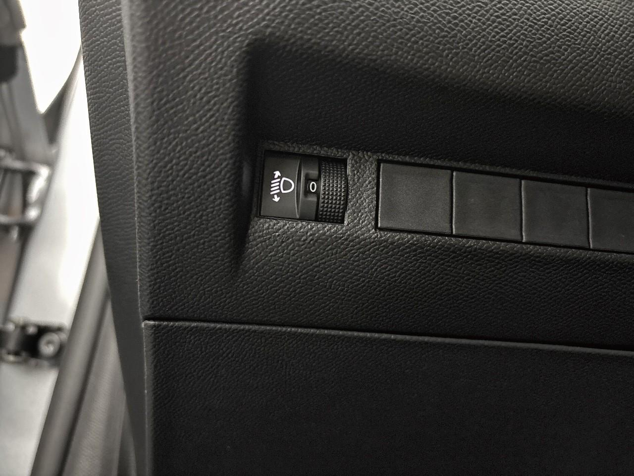 Peugeot 208 puretech 75 s&s bvm5 active — photo 23
