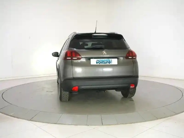 Peugeot 2008 puretech 110ch s&amp;s bvm6 — photo 28