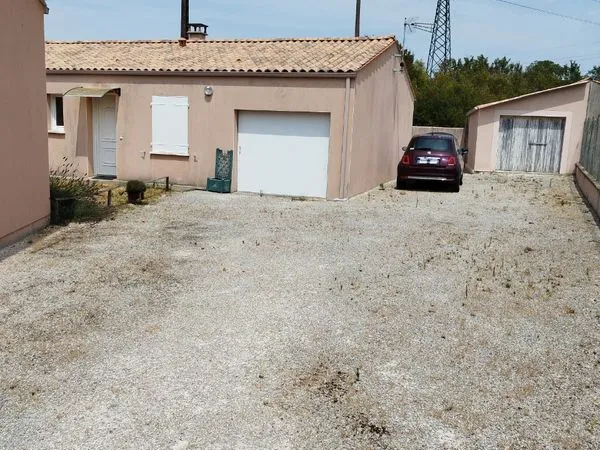 Très belle MAISON TONNAY-CHARENTE