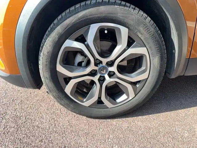 Renault Captur e-tech 145 - 21 — photo 19