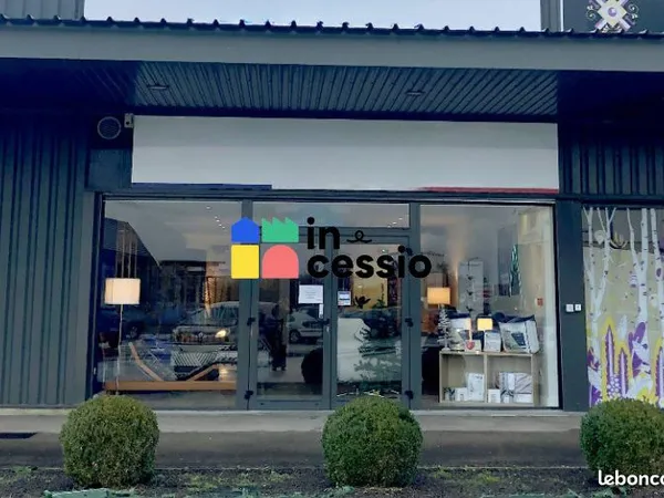 Local commercial 134 m²