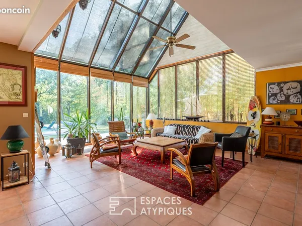 Maison 10 pièces 267 m²