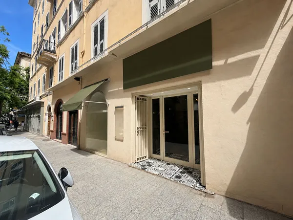 Murs commerciaux 2 pièces 75 m²