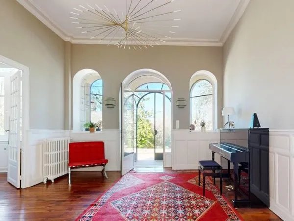 Maison 8 pièces 285 m²